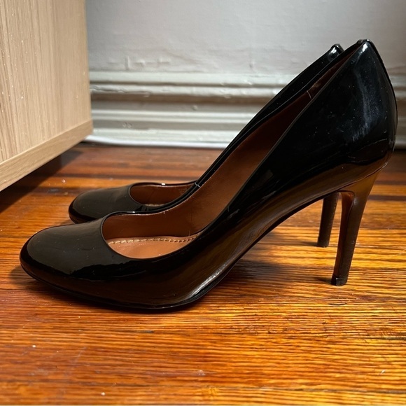 Coach Almond-toe Black Patent Leather Pumps, 6.5M - Picture 14 of 16